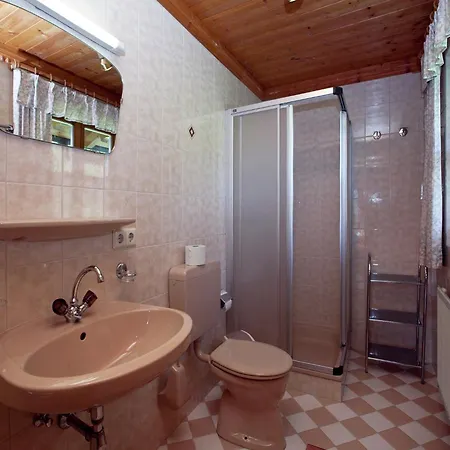 Cozy Near The Area, Cleaning Included واغراين